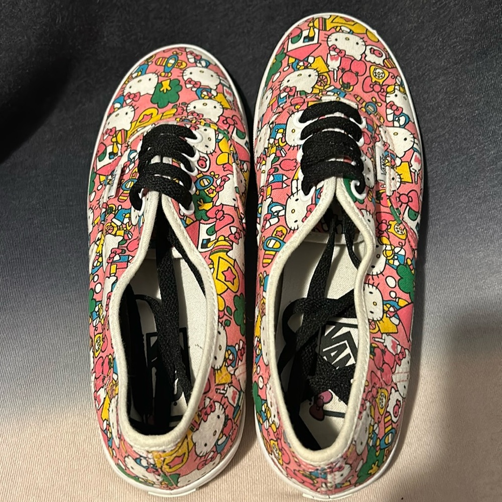 Hello Kitty x Vans Classic